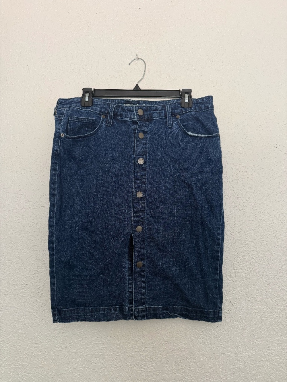 Universal Threads denim pencil skirt